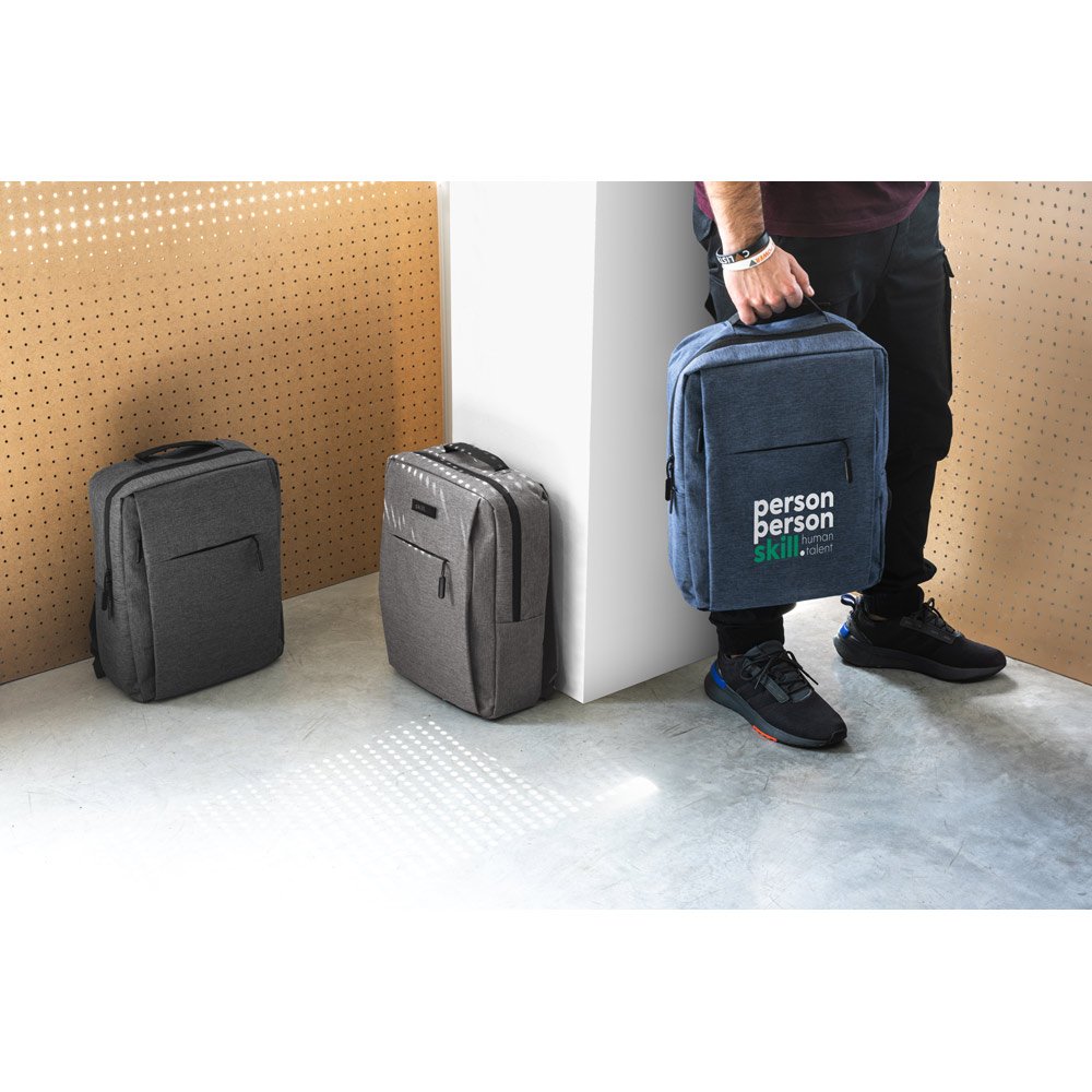 BORACAY. Mochila para notebook 15'6" em 300D de alta densidade com placa para personalização 15 L - Imagem 3