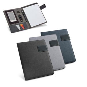 PYNCHON. Pasta A5 em linho sintético e c. sintético com bloco de 40 páginas pautadas