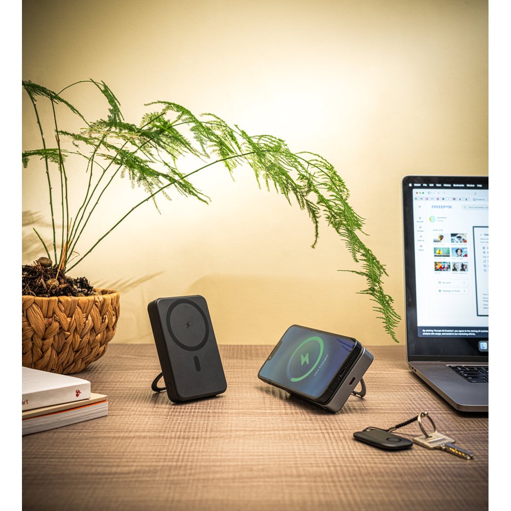 WARSHEL 10. Bateria portátil magnética em ABS 100% reciclado com suporte, carregador wireless super-rápido 15W e capacidade de 10'000 mAh - Imagem 4