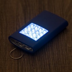 Lanterna Led Plástica com Imã - Imagem 3